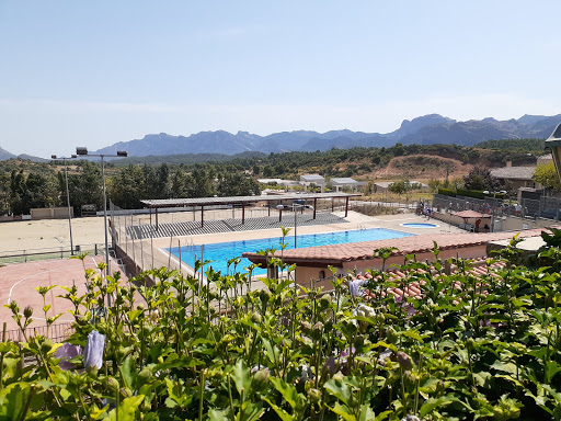 Piscina Pública Municipal de Arnes. en Arnes, Tarragona