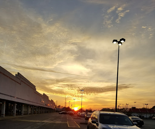 Shopping Mall «Hampton Plaza Shopping Center», reviews and photos, 4033 W Mercury Blvd, Hampton, VA 23666, USA