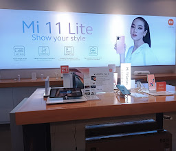 Xiaomi Store Plaza Atrium photo