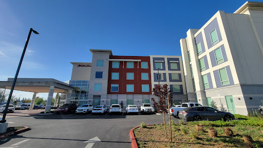 Hampton Inn & Suites Gilroy image