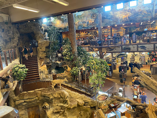 Sporting Goods Store «Bass Pro Shops», reviews and photos, 6425 Daniel Burnham Dr, Portage, IN 46368, USA