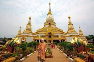 Phra Maha Chedi Chai Mongkhon image