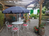 Atmosphère du Restaurant méditerranéen Un restaurant d'extérieur éco-responsable près de Sauve et Quissac : SOUS LE CHENE à Corconne - n°3