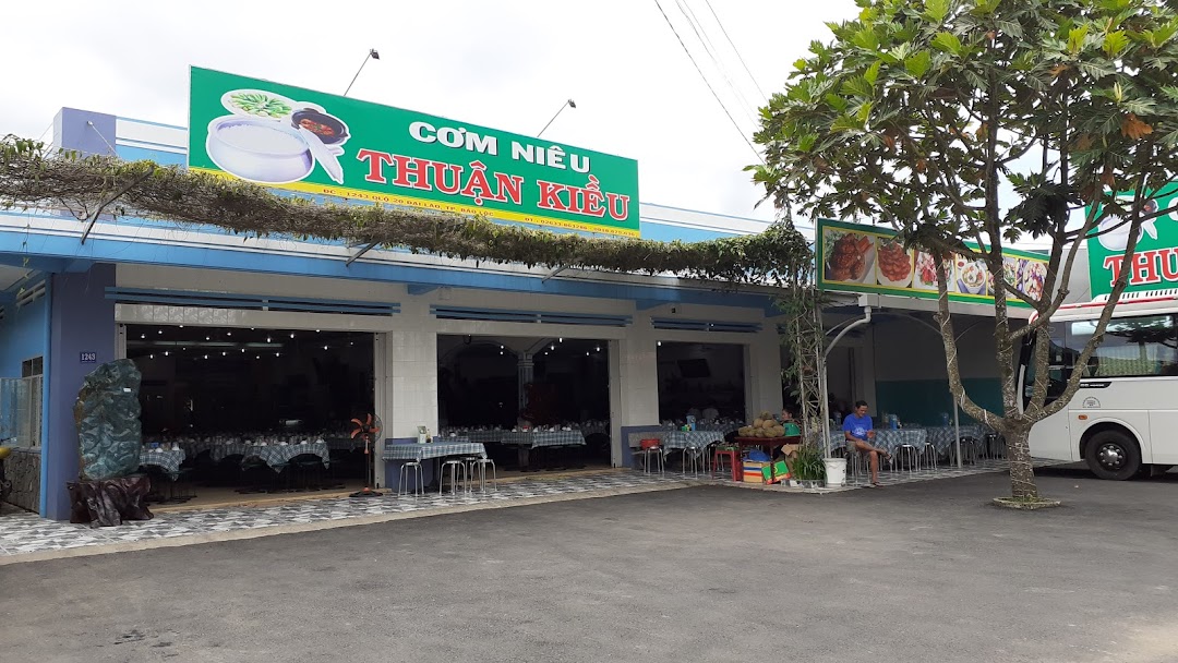 Tiệm Ăn Thuận Kiều