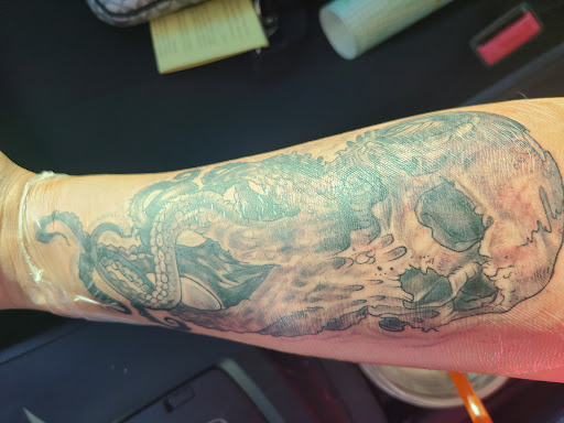 Tattoo Shop «Visual Expressions LLC Tattos and Piercing», reviews and photos, 775 Silver Ln, East Hartford, CT 06118, USA