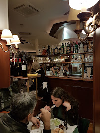 Atmosphère du Restaurant de grillades à la française Le Relais de l'Entrecôte à Paris - n°13