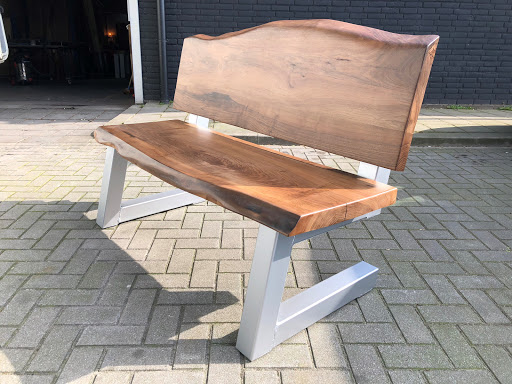 HOUT28