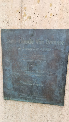 Beoordelingen van Standbeeld Jean-Claude Van Damme in Brussel - Museum
