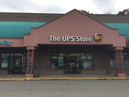 Shipping and Mailing Service «The UPS Store», reviews and photos, 322 Mall Plaza Blvd, Monroeville, PA 15146, USA