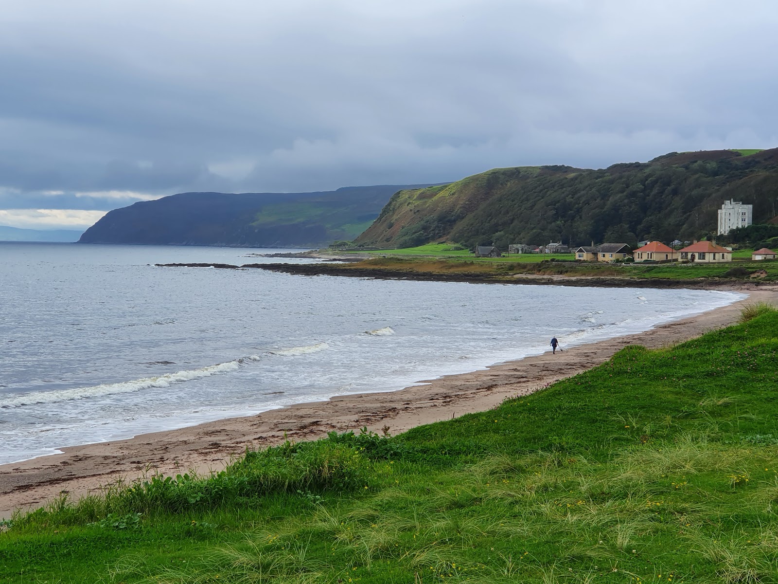 Photo de Dunaverty Beach avec rivage droit, long