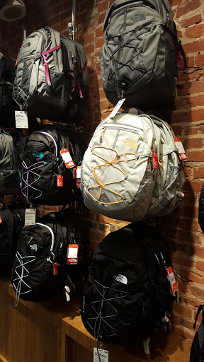 Clothing Store «The North Face», reviews and photos, 1515 Walnut St, Philadelphia, PA 19102, USA