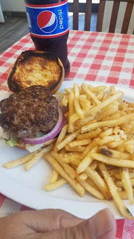 Laura's Pizza and Pasta by null