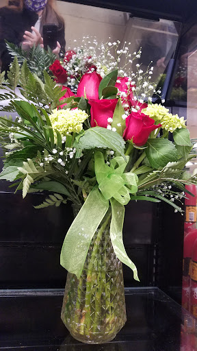 Grocery Store «Quality Food Center», reviews and photos, 1009 Monroe Ave, Enumclaw, WA 98022, USA