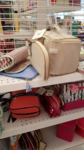 Shopping Mall «Jantzen Beach Center», reviews and photos, 1405 Jantzen Beach Center, Portland, OR 97217, USA