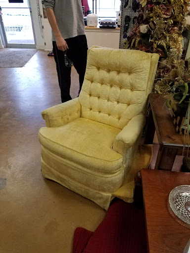 Thrift Store «Hill Country Senior Citizens Thrift Shop», reviews and photos, 1310 US-290, Dripping Springs, TX 78620, USA