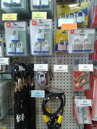 Hardware Store «Harbor Freight Tools», reviews and photos, 2487 S Seneca St, Wichita, KS 67217, USA