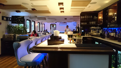 Restaurante La Fragata - XFQJ+5W9, Av. Samuel Lewis, Panamá, Panama