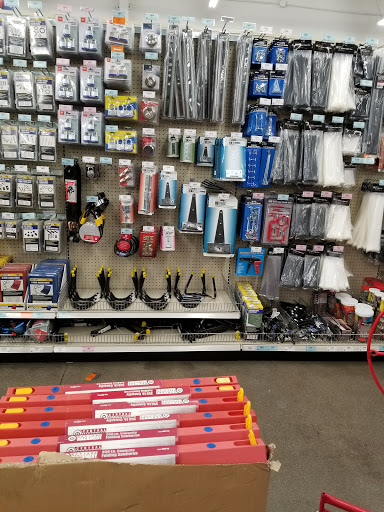 Hardware Store «Harbor Freight Tools», reviews and photos, 1349 N Blackstone Ave, Fresno, CA 93703, USA