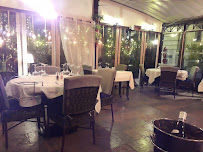 Atmosphère du Restaurant de fruits de mer Au Sourd à Toulon - n°2