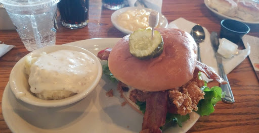 American Restaurant «Cracker Barrel Old Country Store», reviews and photos, 11701 University Ave, Clive, IA 50325, USA