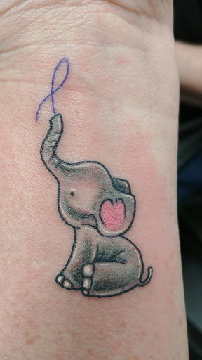 Tattoo Shop «Live Wire Arts», reviews and photos, 161 Higbie Ln, West Islip, NY 11795, USA