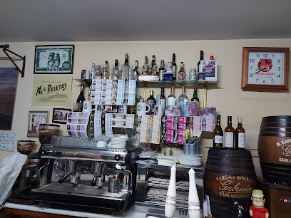 Cafe Bar Mil Pesetas - C. Padre Aldama y Pruaño, 54, 11540 Sanlúcar de Barrameda, Cádiz, Spain