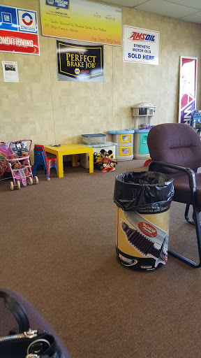 Auto Repair Shop «Ode Auto Repair and Tire», reviews and photos, 23830 Groesbeck Hwy, Warren, MI 48089, USA