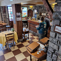 Atmosphère du Restaurant français Logis Auberge de l'Abbaye à Signy-l'Abbaye - n°5