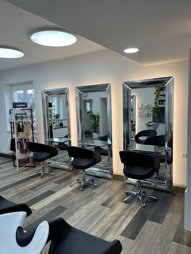 Haar Chefin - Friseur In Schwarzenberg am Böhmerwald