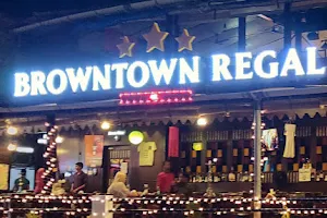 BrownTown Regal image