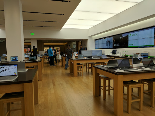 Computer Store «Microsoft Store - NorthPark Center», reviews and photos, 8687 N Central Expy #1612, Dallas, TX 75225, USA