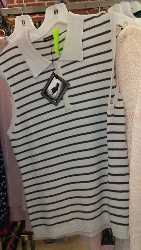 Thrift Store «Avenue Thrift Store», reviews and photos, 927 Minnesota Ave, Kansas City, KS 66101, USA