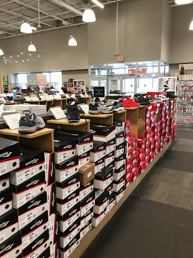 Shoe Store «DSW Designer Shoe Warehouse», reviews and photos, 300 NJ-18, East Brunswick, NJ 08816, USA