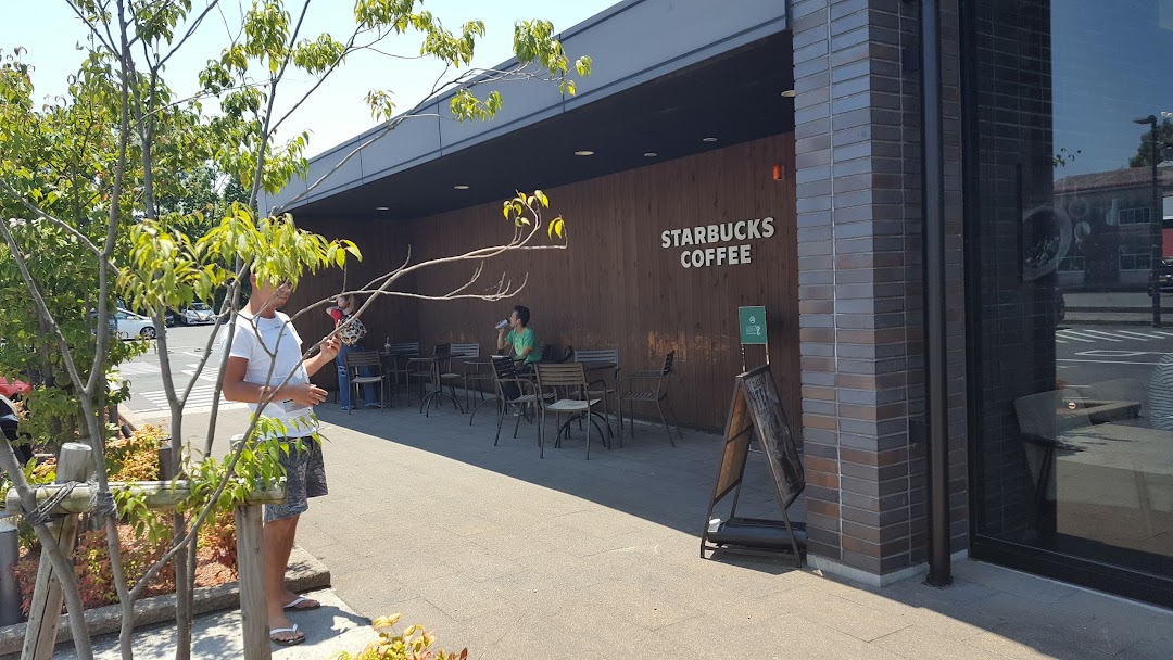 スタバックス コヒ 四日市尾平店