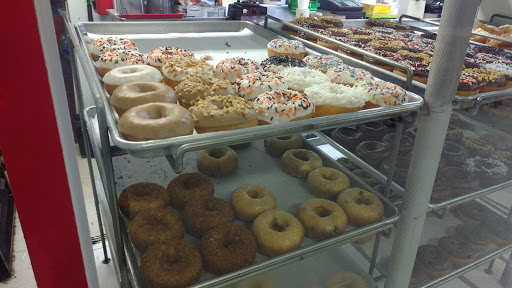 Donut Shop «Donut King», reviews and photos, 150 W Grant Rd, Tucson, AZ 85705, USA