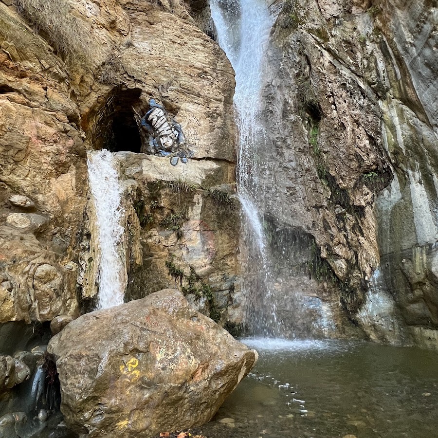 Black Star Canyon Falls Trailhead