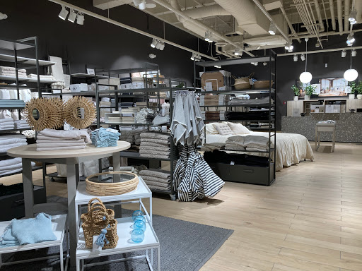 Clothing Store «H&M», reviews and photos, 6600 Topanga Canyon Blvd # 45, Canoga Park, CA 91303, USA