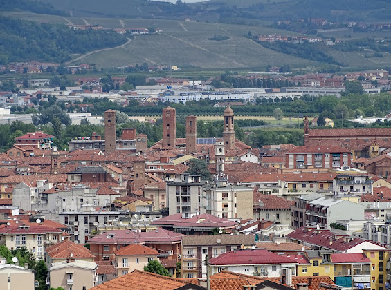 Extérieur Casa vacanza La Collina In Città 12051 Alba