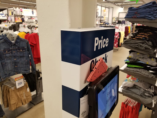 Clothing Store «Old Navy», reviews and photos, 286 New Britain Ave, Plainville, CT 06062, USA