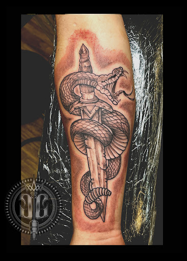 Explore front of neck tattoo ideas, creative tattoo ideas in Auburn, available at cstudiotattoo shop