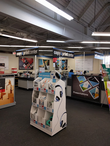 Office Supply Store «Staples», reviews and photos, 1700 W 49th St, Hialeah, FL 33012, USA