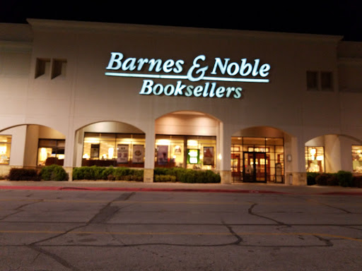 Barnes & Noble, 5231 E 41st St, Tulsa, OK 74135, USA, 