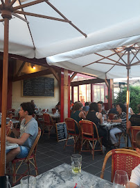 Atmosphère du Restaurant Café de la Gare 1900 à Saint-André-de-Cubzac - n°10
