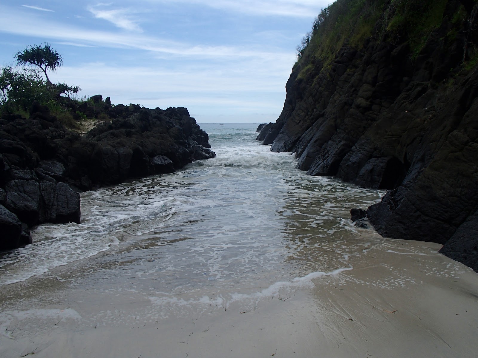 Zdjęcie Kecil Beach z tiny bay