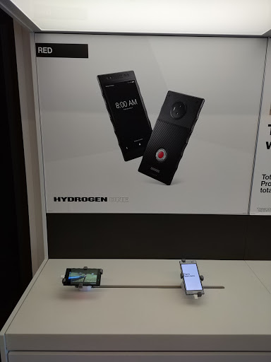 Cell Phone Store «Verizon», reviews and photos, 3159 S Rochester Rd, Rochester Hills, MI 48307, USA