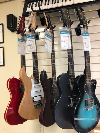 Check Cashing Service «Cashland», reviews and photos, 10 Canton Rd, Akron, OH 44312, USA