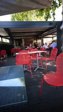 Atmosphère du Bar Tabac De Saint Tronc- Restaurant le jardin à Marseille - n°2