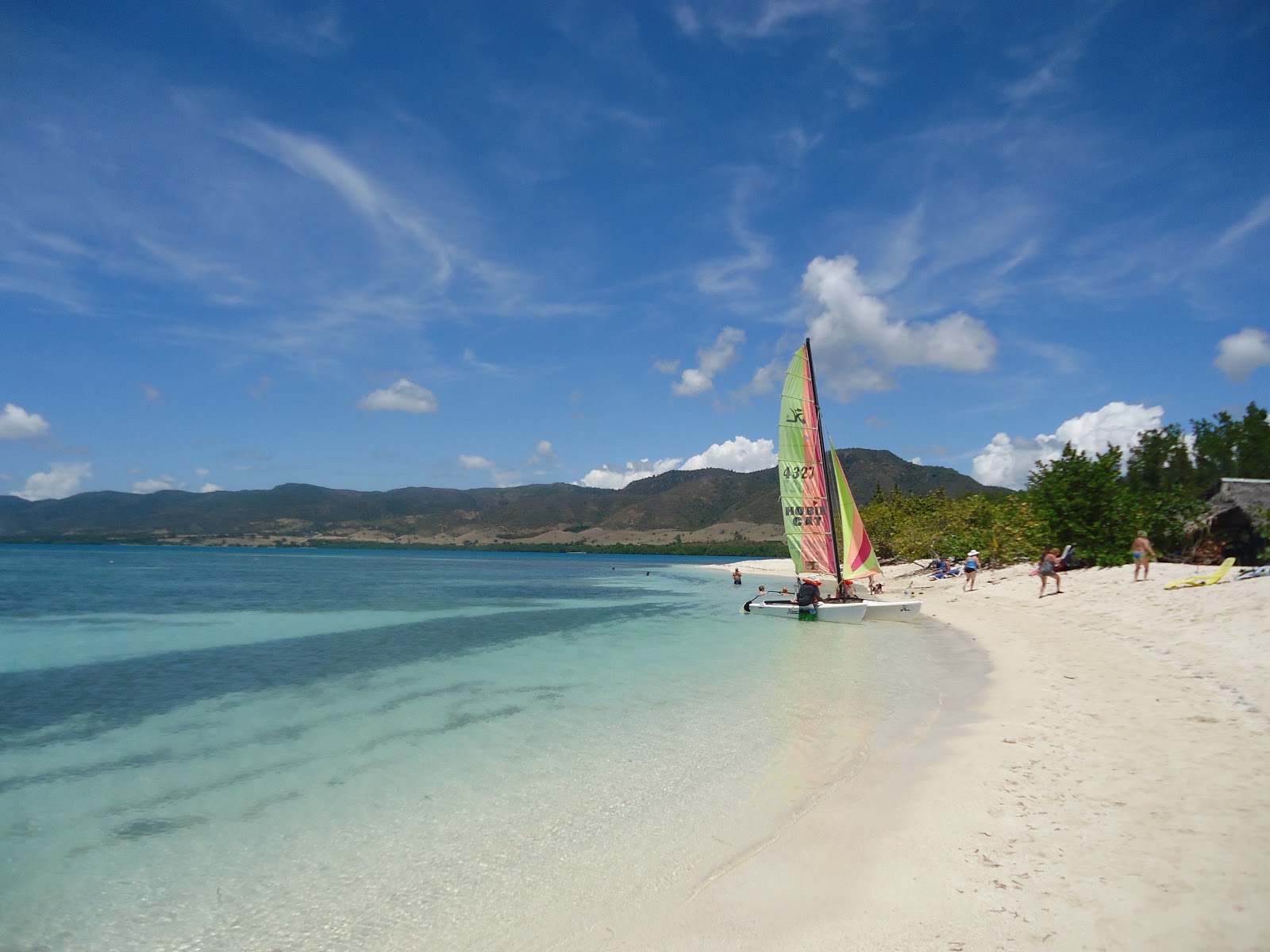 Foto von Playa Paralon mit beiger sand Oberfläche