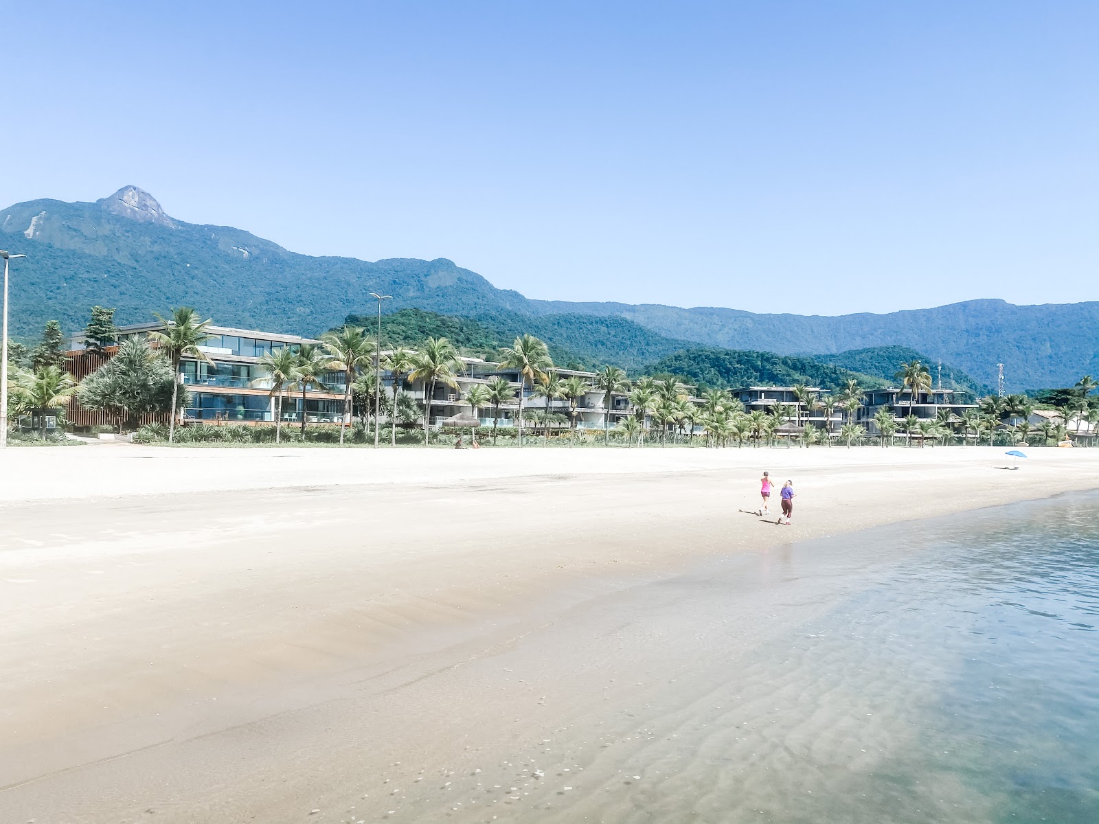 Hotel Fasano Angra dos Reis Plajı'in fotoğrafı turkuaz saf su yüzey ile