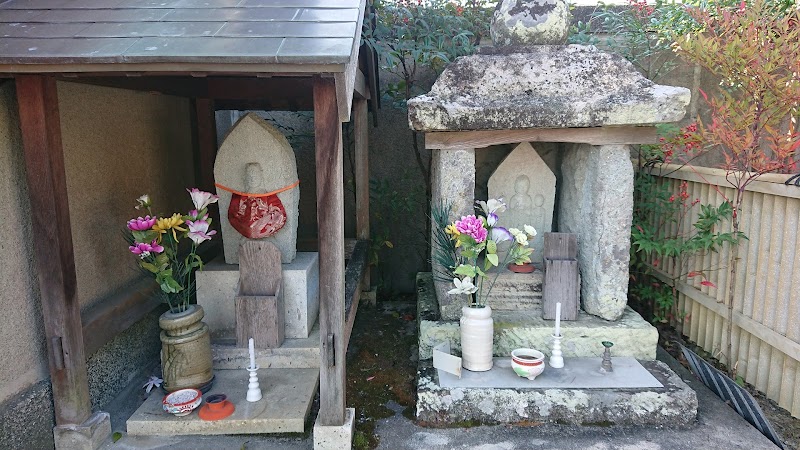 石造地蔵菩薩立像